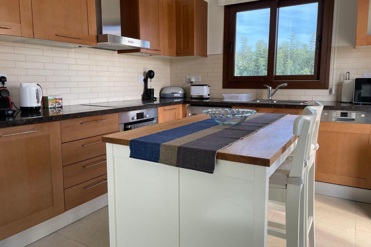 Eleona'S Royal Gardens By Yiota - Luxury 2 Bed Apartment In Exclusive Complex Péja Eksteriør bilde